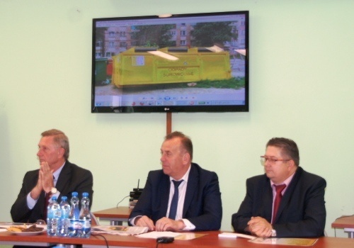 Dwa tygodnie wdrażania nowego systemu gospodarki odpadami